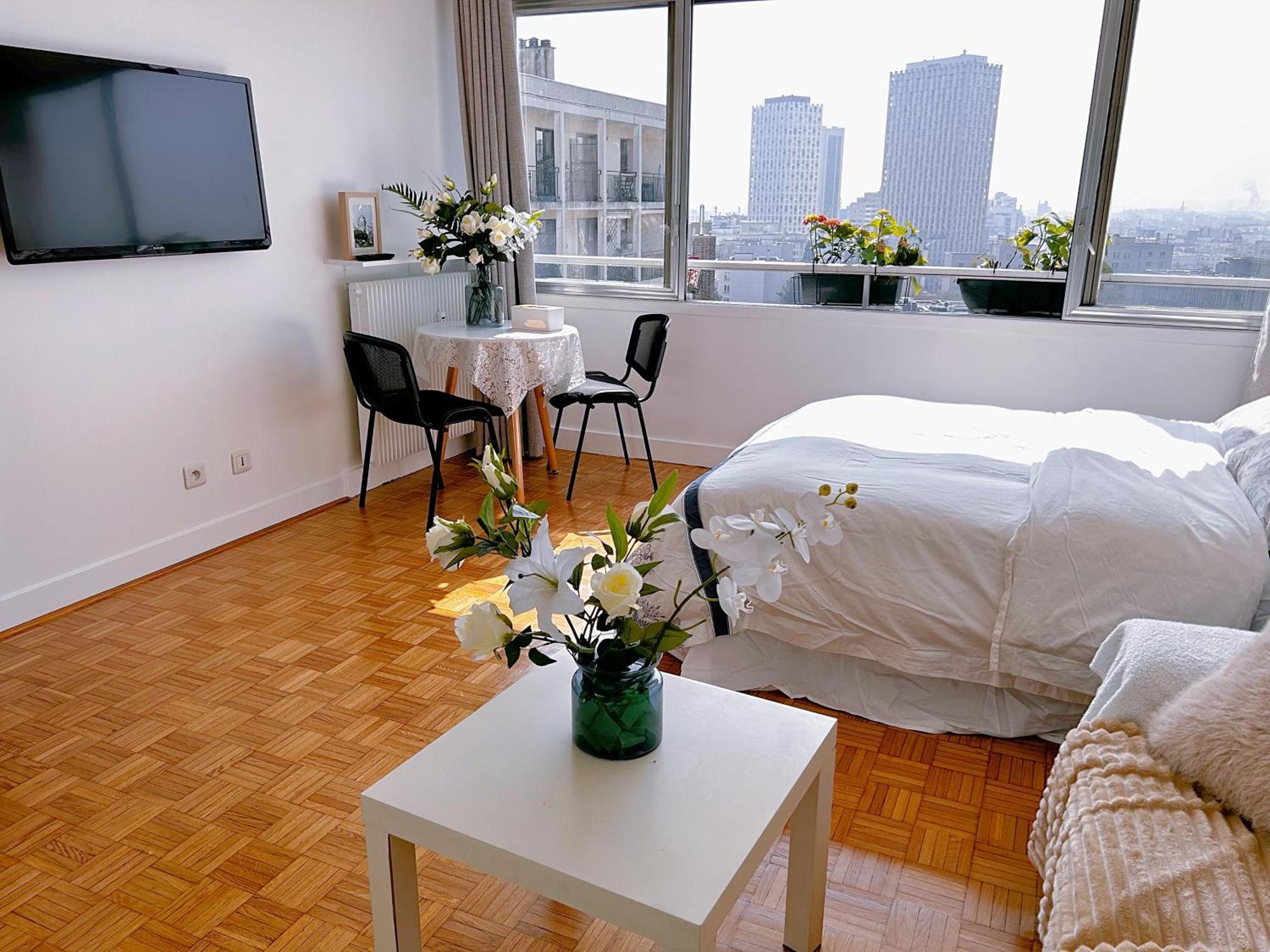 Appartamento Large Charming In Parigi