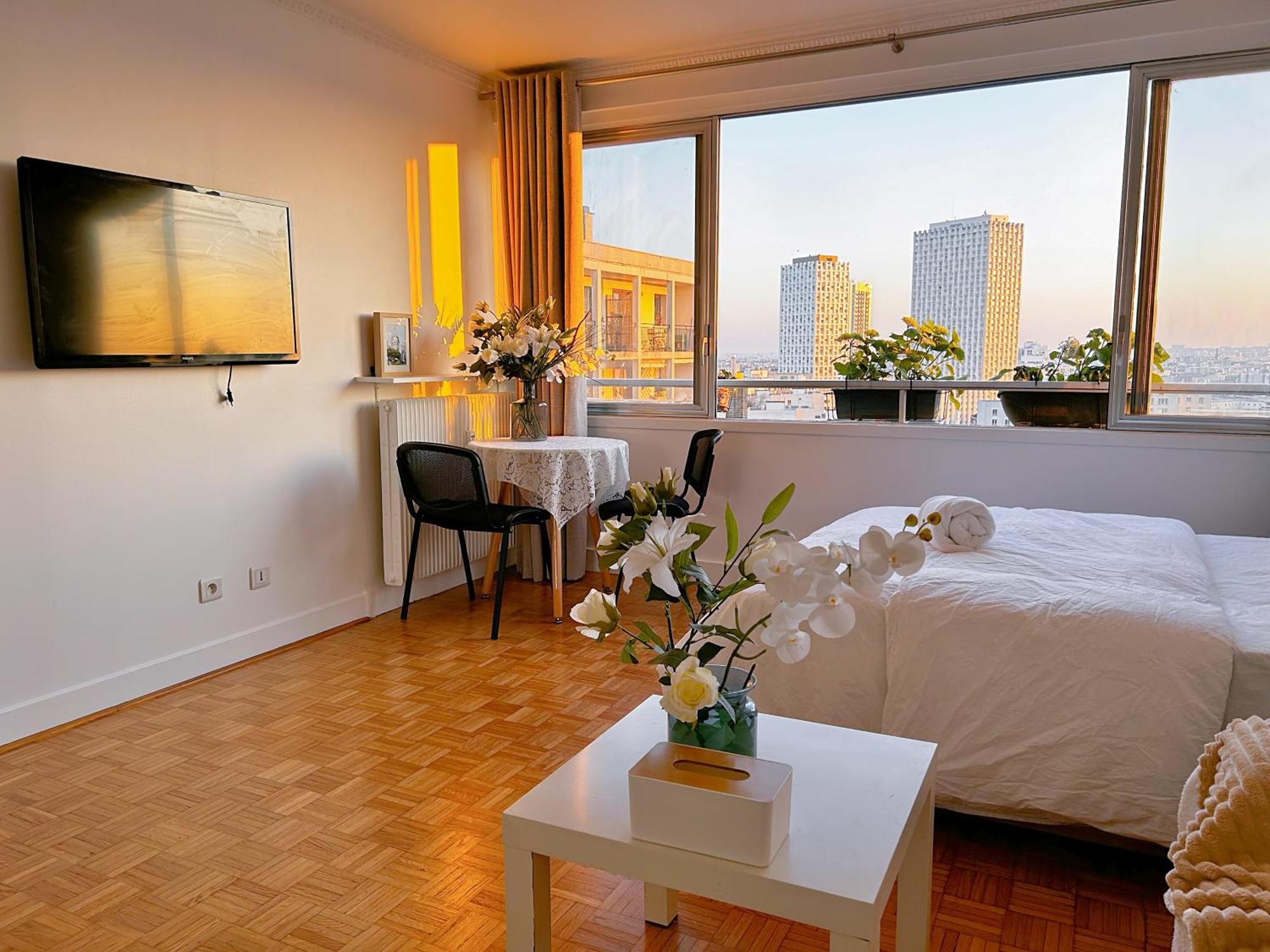 Appartamento Large Charming In Parigi