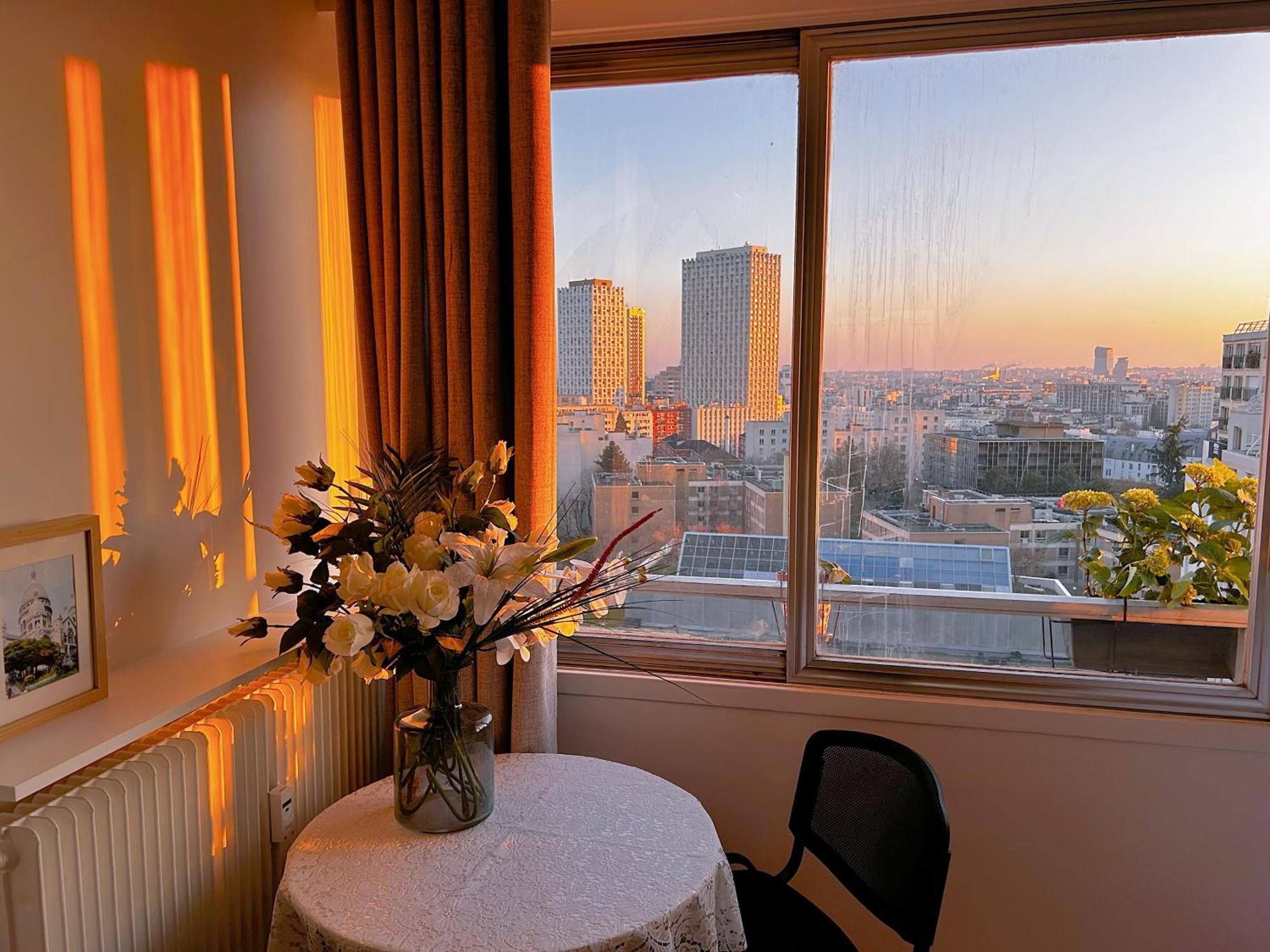 Large Charming In * Parigi