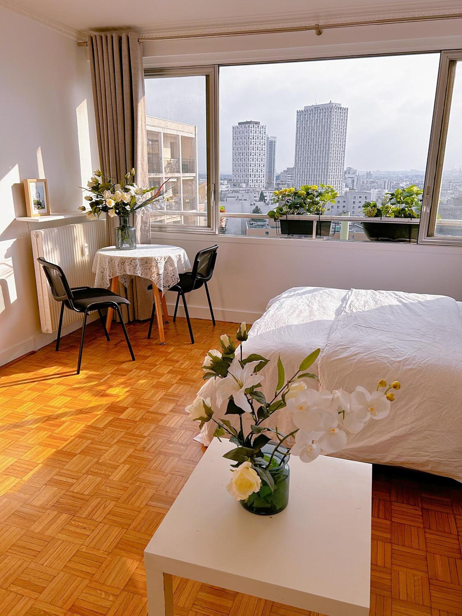 Large Charming In Appartamento Parigi